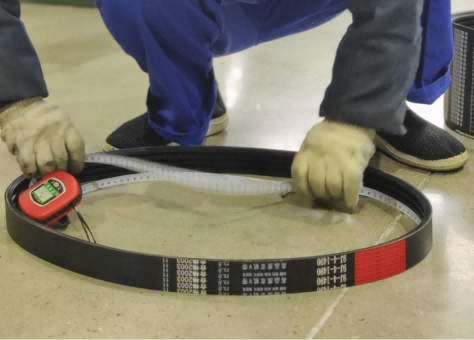 كيف يمكن تحديد طراز سير ناقل الحركة V بسرعة؟